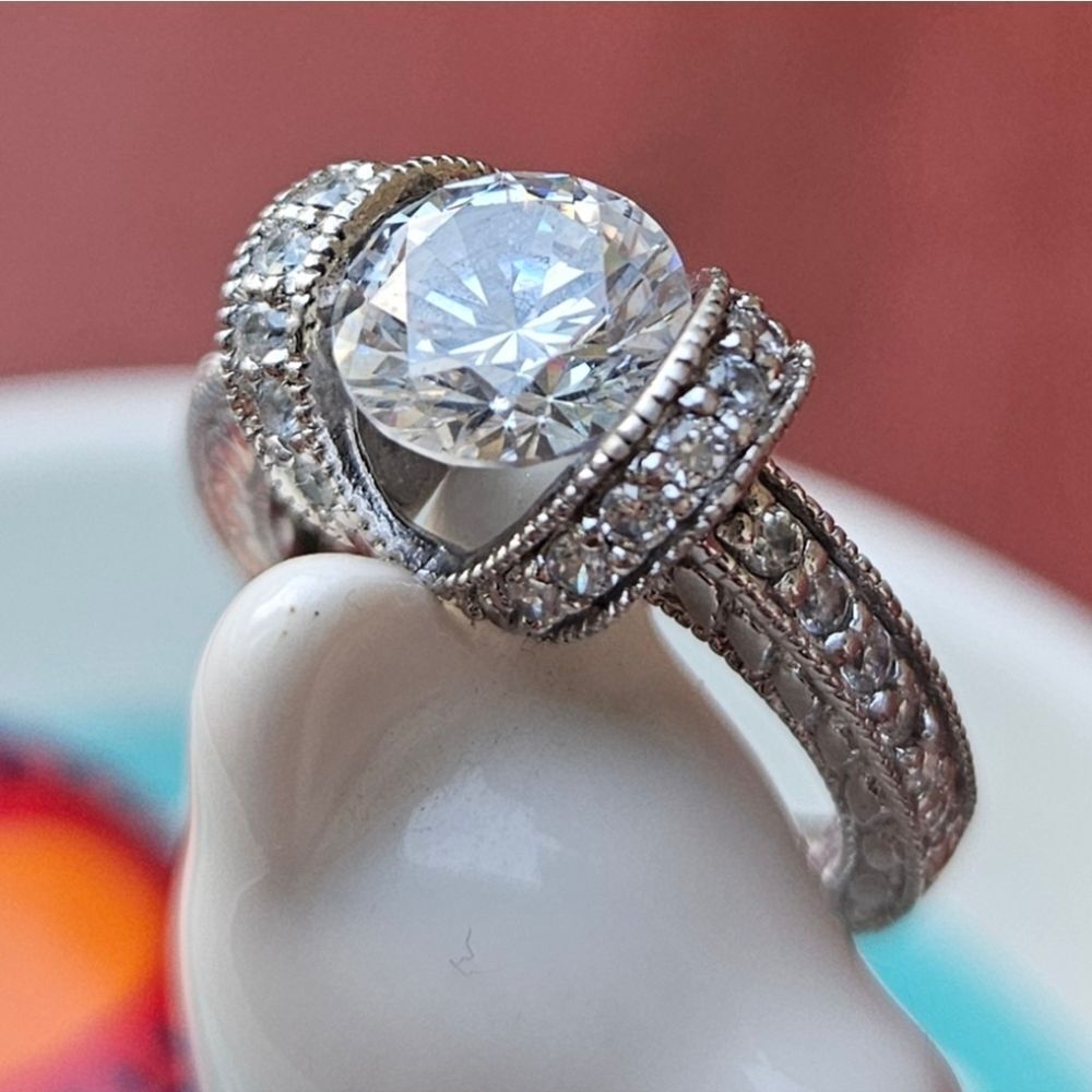 Elegant Silver Ring